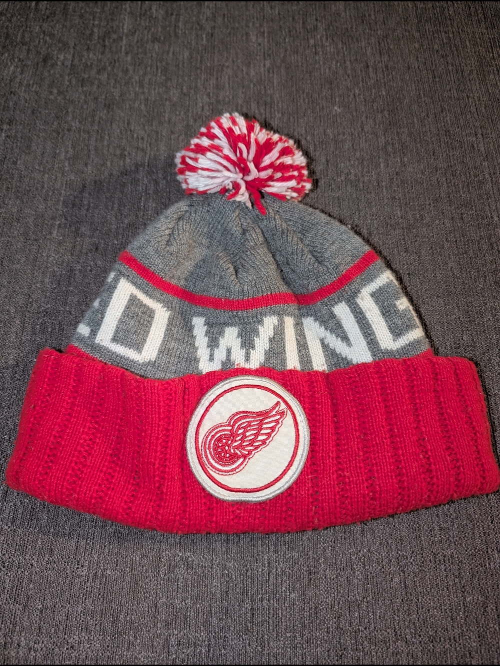 Mitchell & Ness Red and Gray Detroit Red Wings NHL Pom Beanie